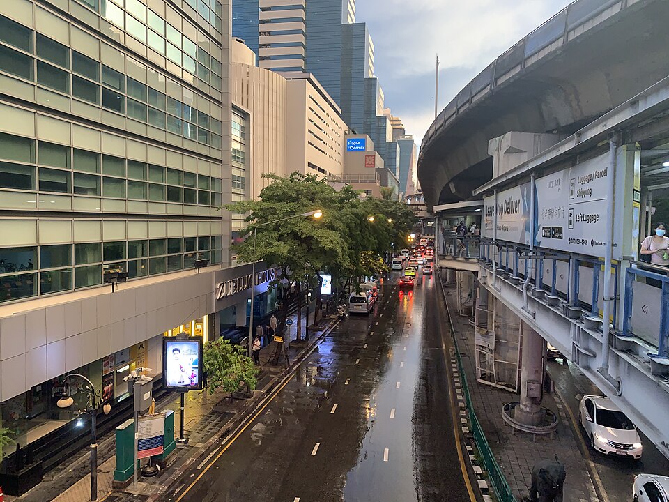 是隆路街景